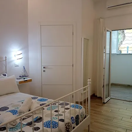 White Shell Self Check-in Guest house