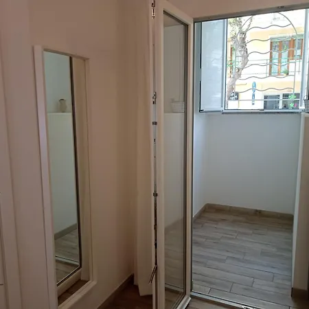 White Shell Self Check-in Guest house