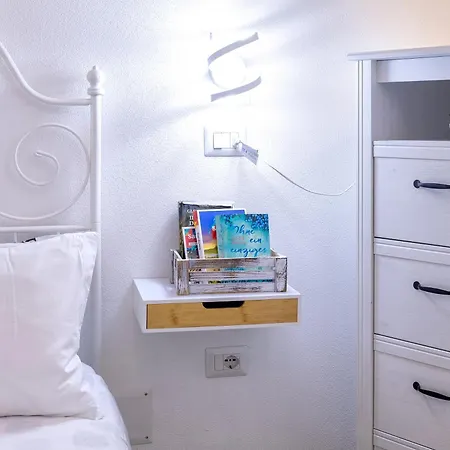 White Shell Self Check-in Alghero