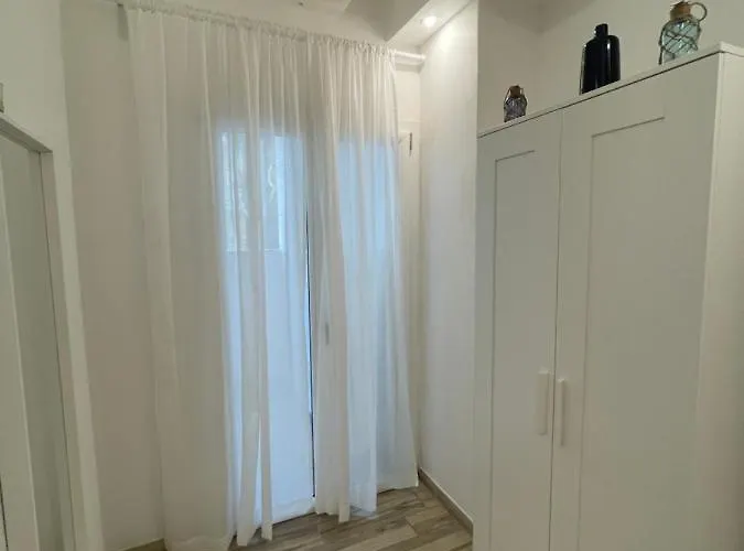 White Shell Self Check-in 招待所 3*