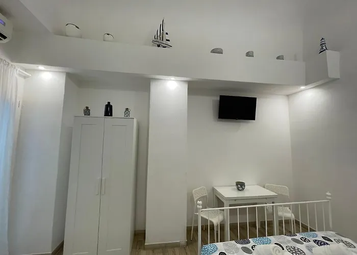 招待所 White Shell Self Check-in 3*