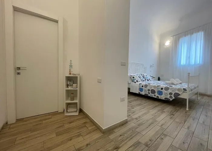 White Shell Self Check-in 招待所 3*