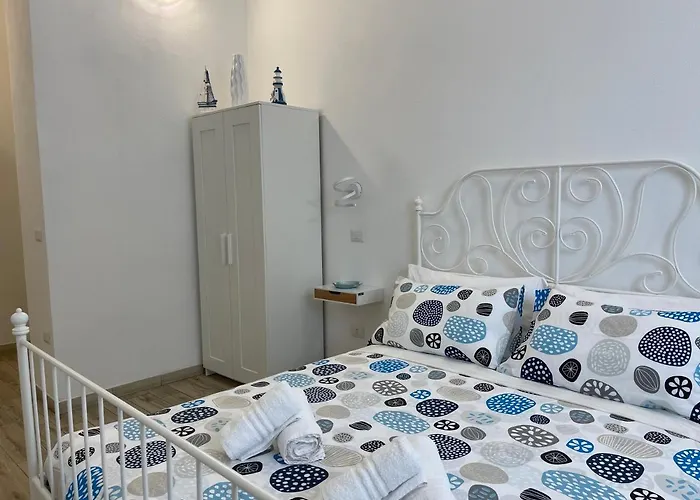 White Shell Self Check-in