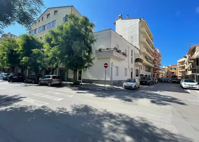 White Shell Self Check-in 3* 阿尔盖罗