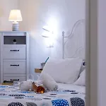White Shell Self Check-in 3*
